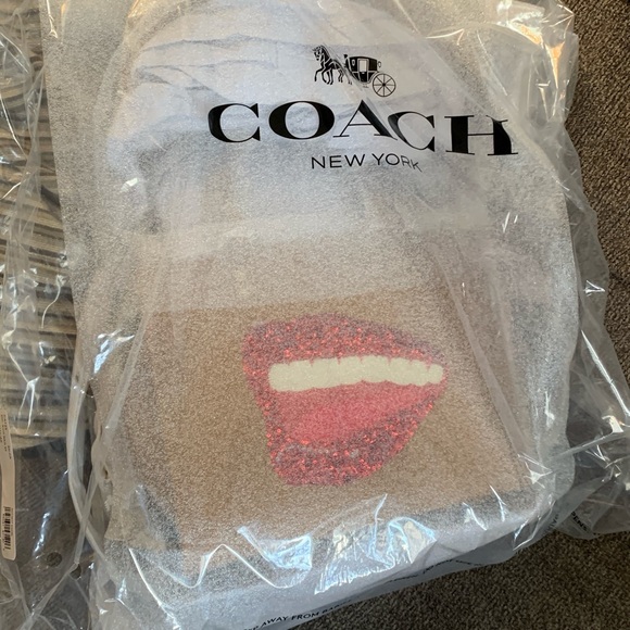 Authentic COACH 1941 glovetanned leather sequins lips satch/should/Crosby - Picture 14 of 16